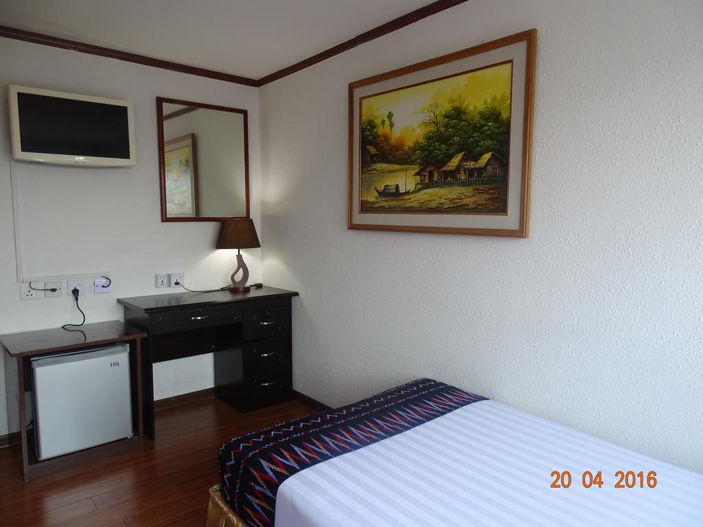Backpackerz @ Orchid Bed and Breakfast Γιανγκόν Εξωτερικό φωτογραφία