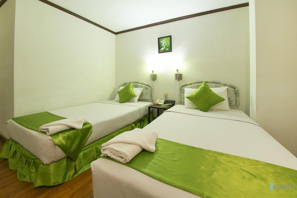 Backpackerz @ Orchid Bed and Breakfast Γιανγκόν Εξωτερικό φωτογραφία