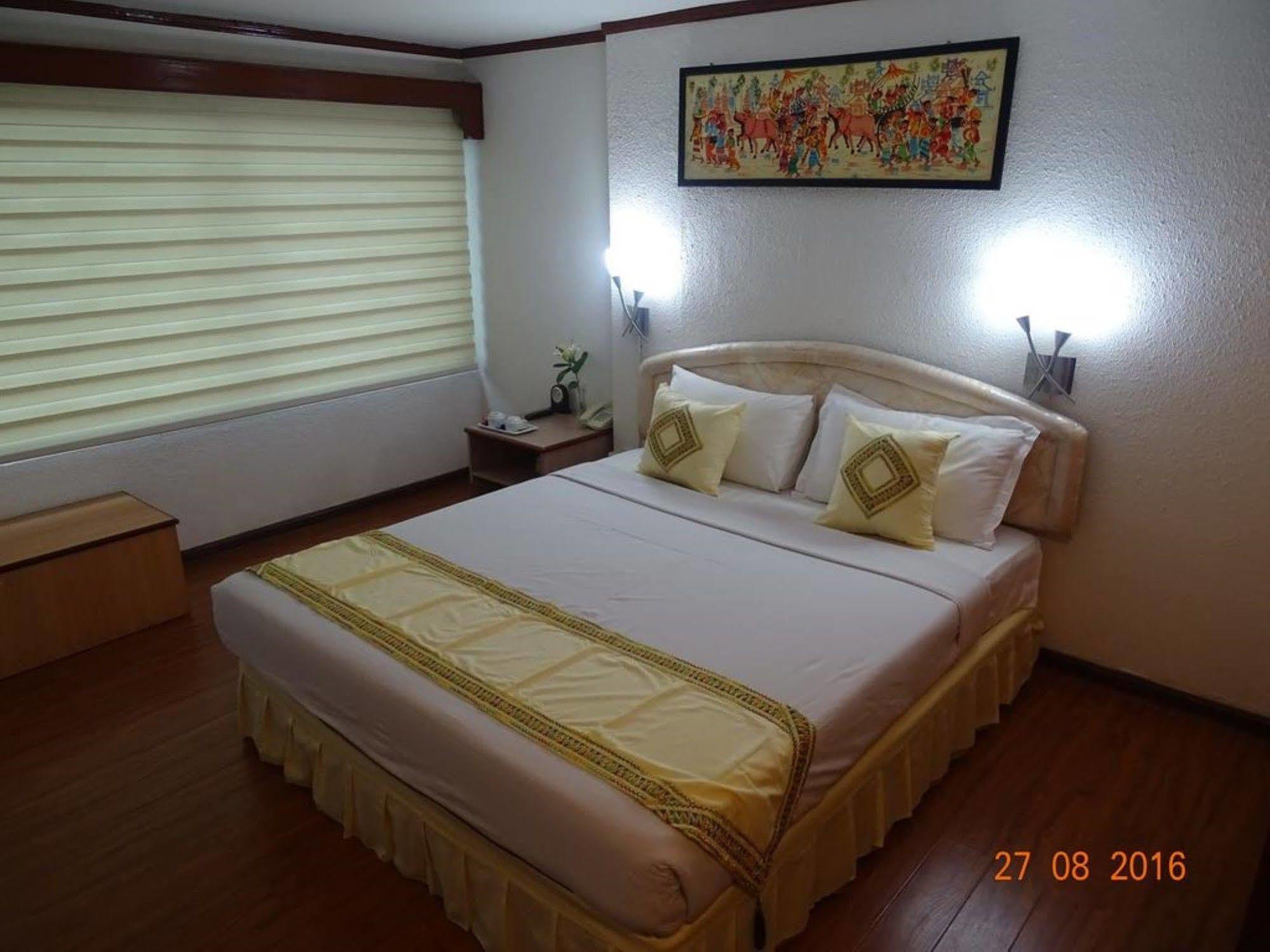 Backpackerz @ Orchid Bed and Breakfast Γιανγκόν Εξωτερικό φωτογραφία