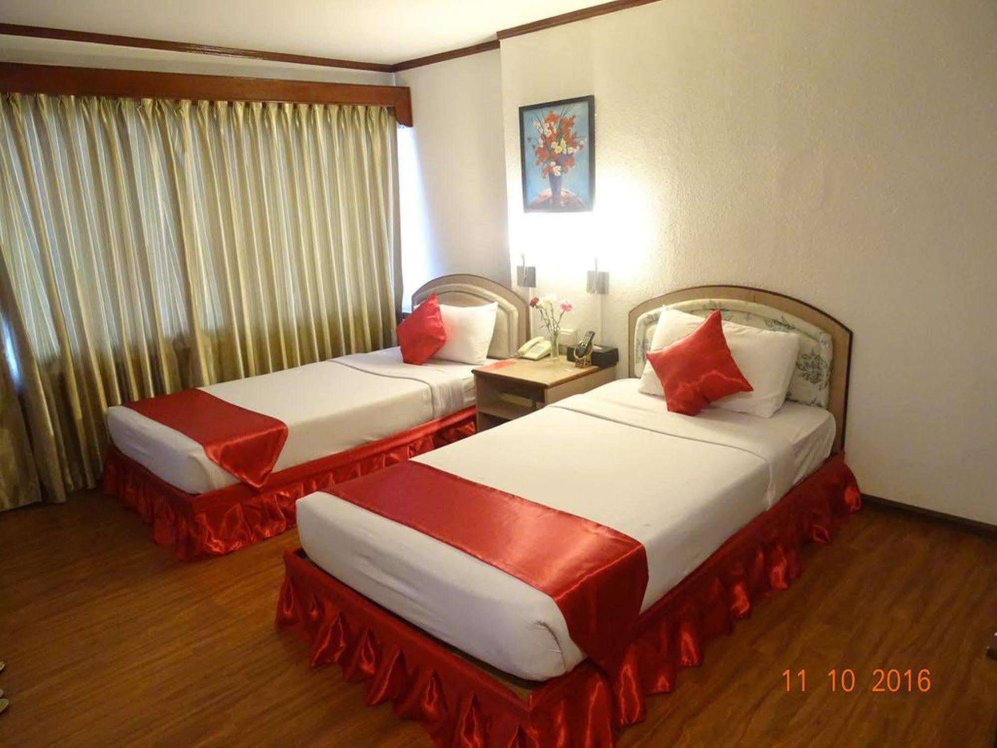 Backpackerz @ Orchid Bed and Breakfast Γιανγκόν Εξωτερικό φωτογραφία