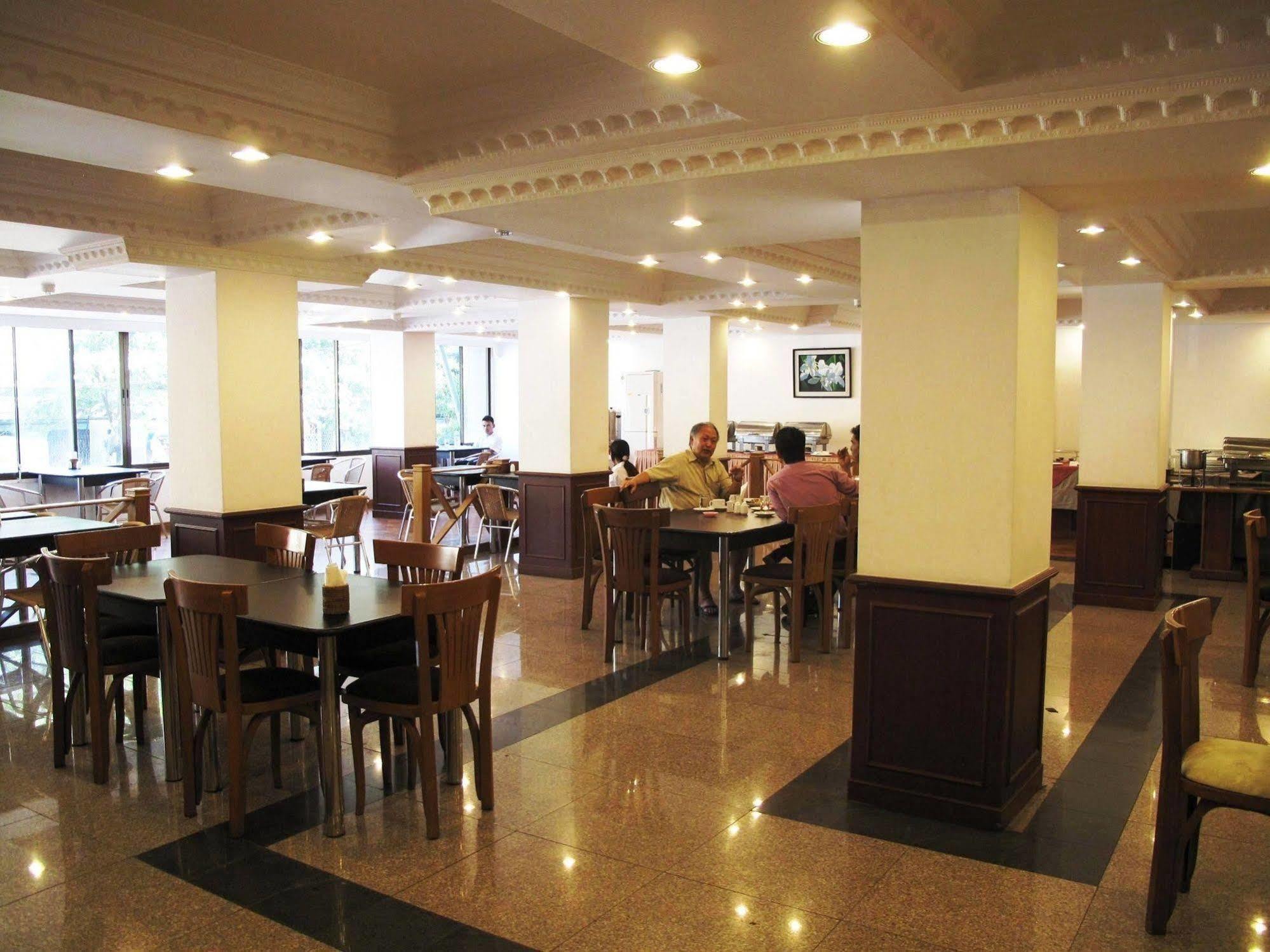 Backpackerz @ Orchid Bed and Breakfast Γιανγκόν Εξωτερικό φωτογραφία