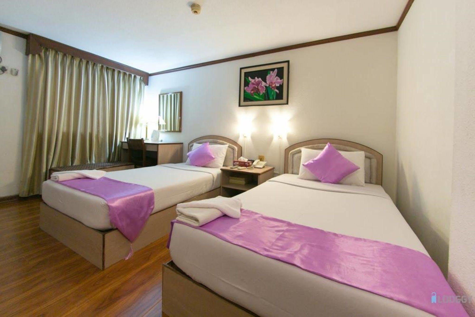 Backpackerz @ Orchid Bed and Breakfast Γιανγκόν Εξωτερικό φωτογραφία